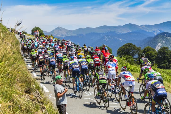 Tour de France 2025 : comment vivre l’événement sans stress grâce à un stationnement sécurisé pour votre voiture 🚴